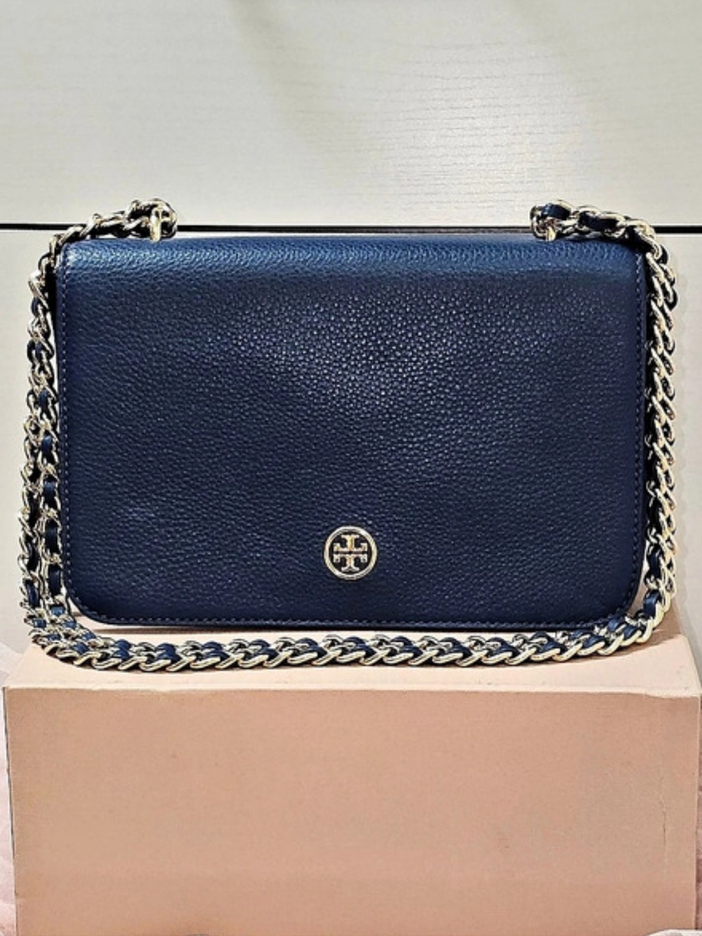 TORY BURCH Tidal Wave Blue Pebbled Leather Chain Link Crossbody NWOT
